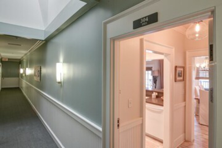 Ballroom/Hall 7 of 33