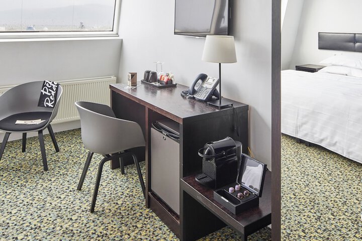 Room 13 of 46