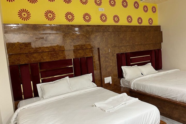 Room 5 of 10