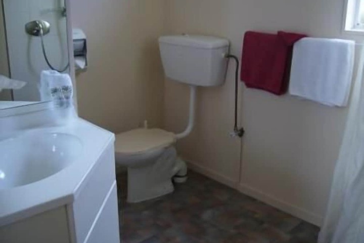 Room 6 of 9