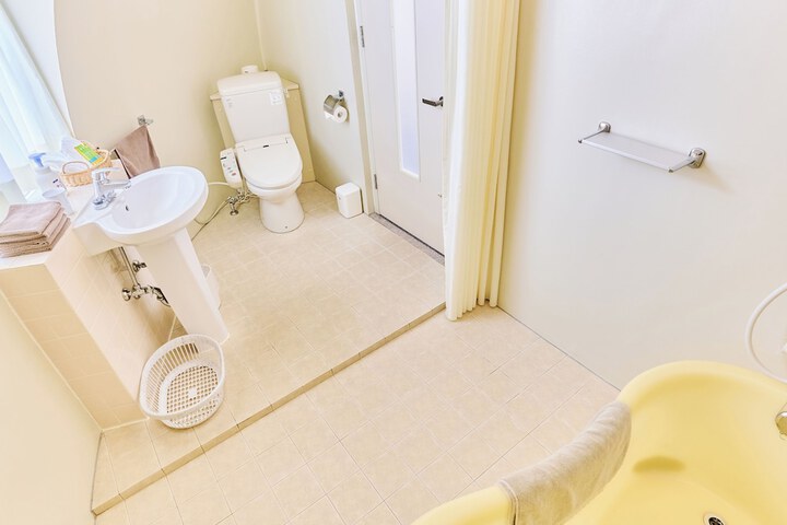 Room 25 of 100