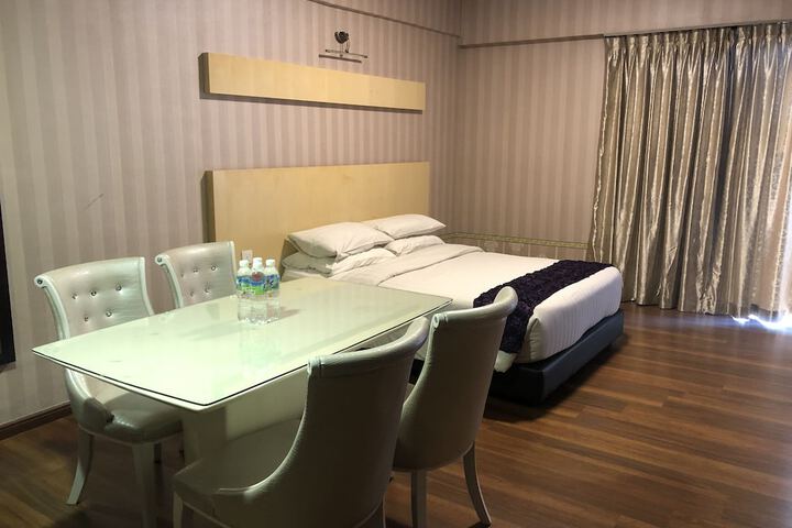 Room 16 of 37