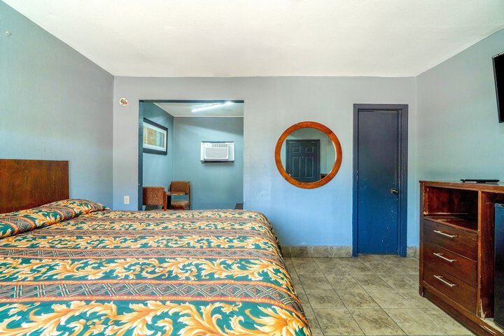 Room 8 of 20