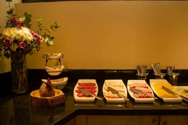 Dining 5 of 26