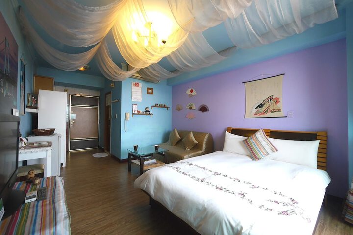 Room 12 of 51