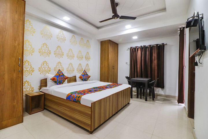 Fabexpress Abode Inn
