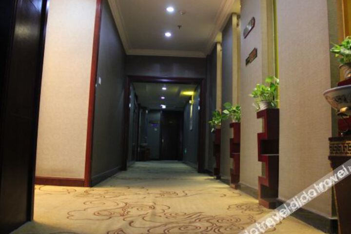 Hotel Interior 8 of 19