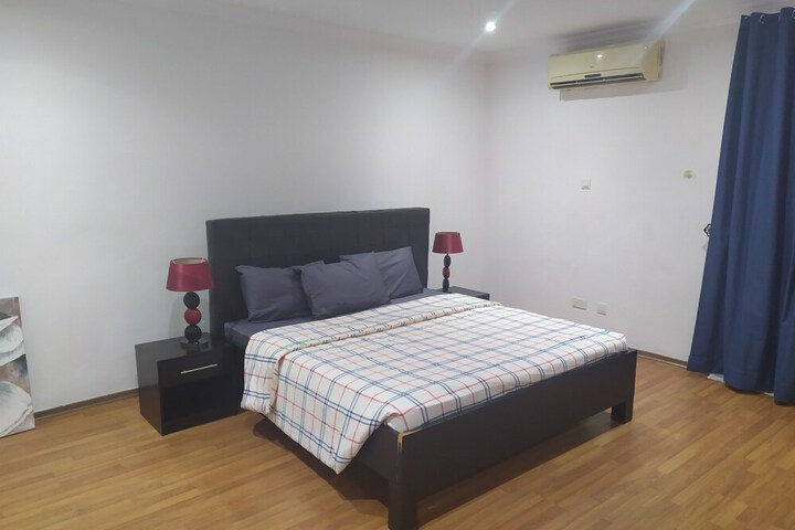 Room 2 of 17