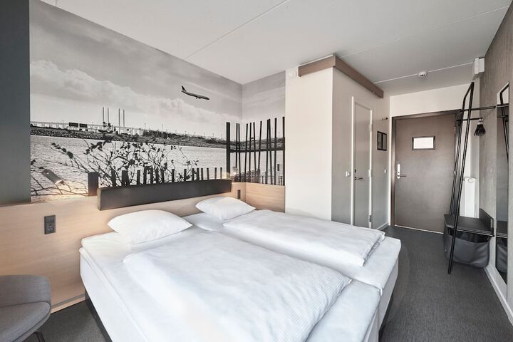 Room 18 of 34