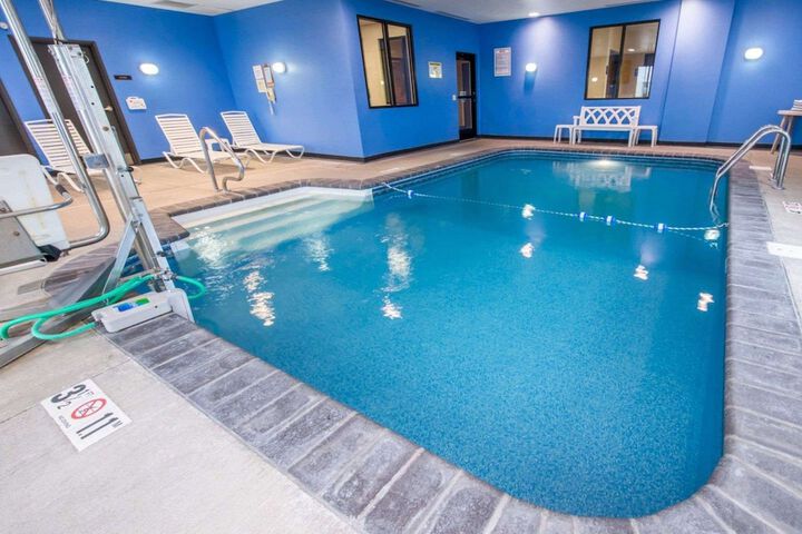 Pool 11 of 26