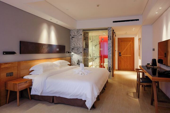 Room 14 of 15