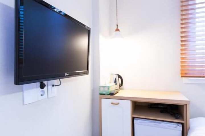 Room 7 of 41