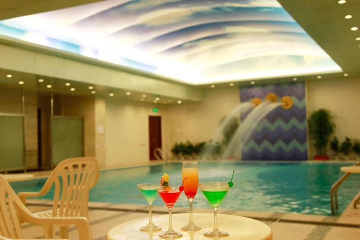 Hotel Pool