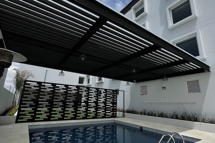 Hotel Pool