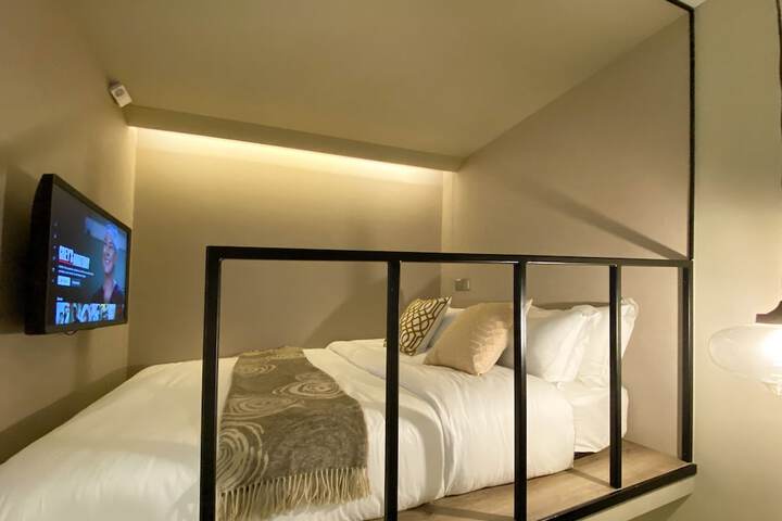 Room 18 of 85