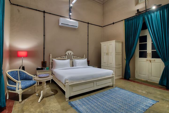Room 14 of 46