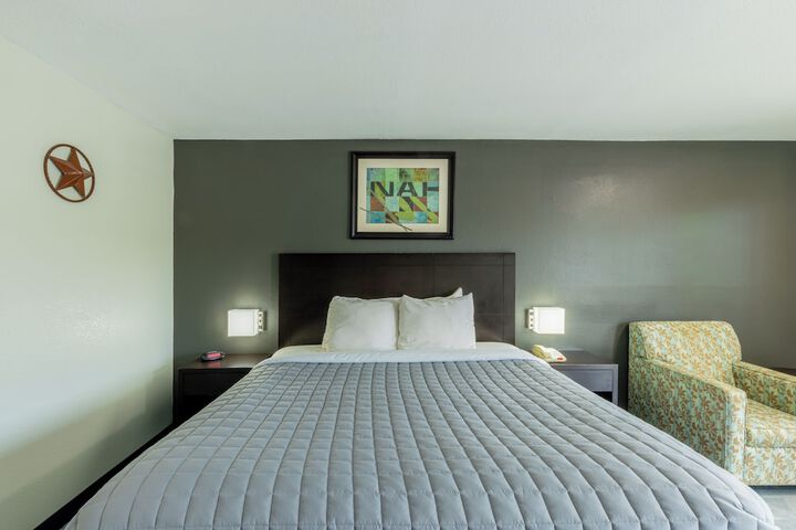 Room 8 of 21