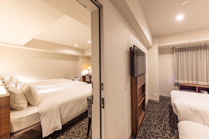 Room 13 of 43