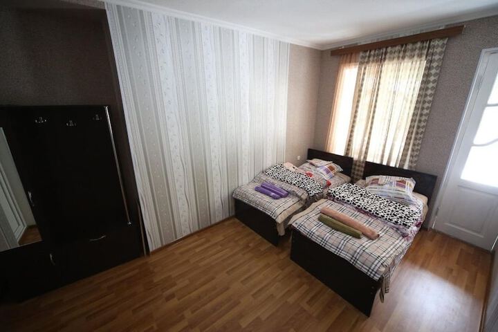 Room 9 of 46