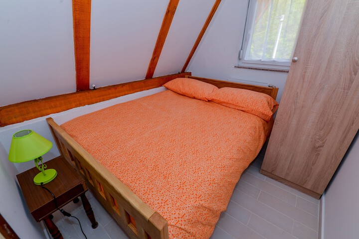 Room 8 of 24