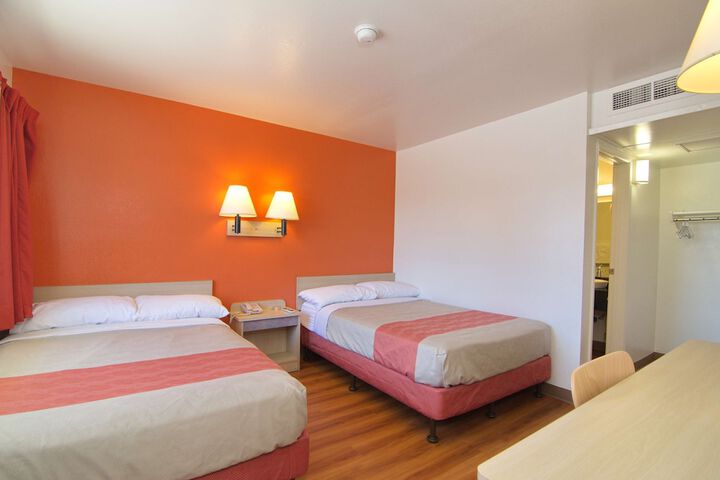 Double Room Disability Accessible (5 of 8)