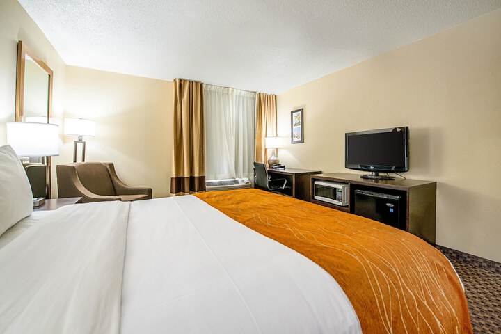 1 King Bed (16 of 16)