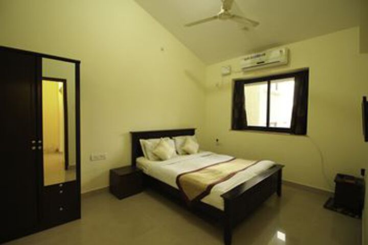 Room 13 of 22