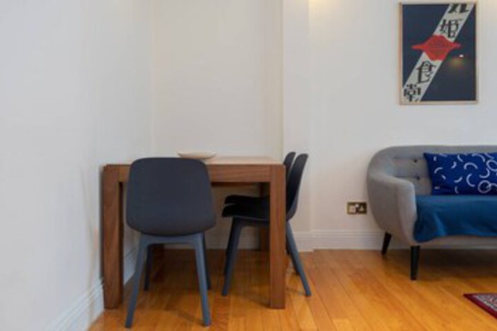 Room 7 of 19