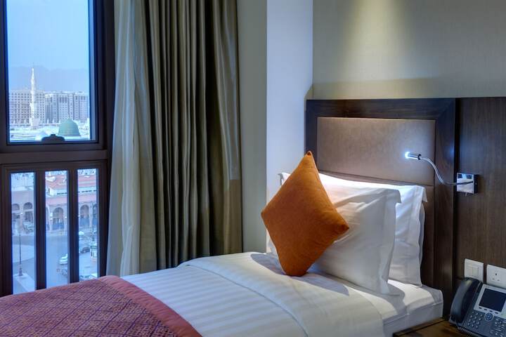 Room 4 of 86