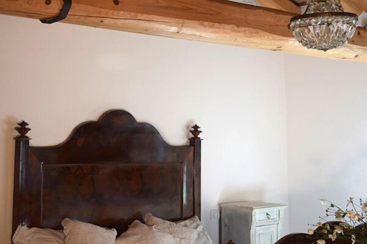 Room 15 of 42