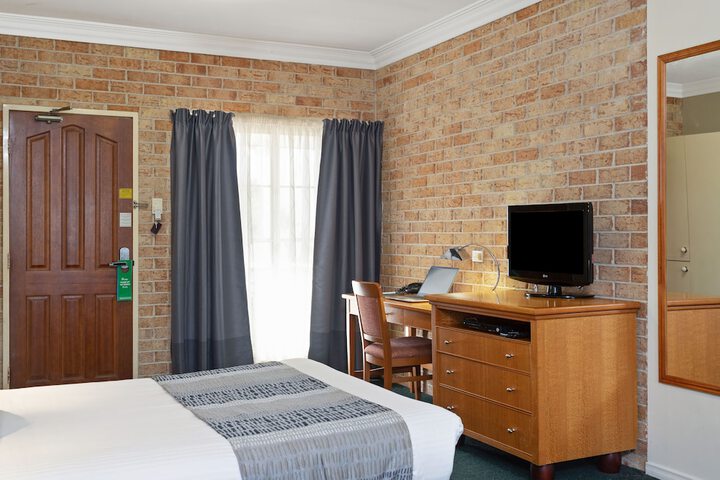 Room 15 of 65