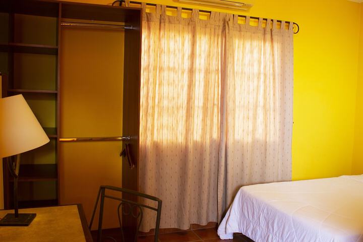 Room 8 of 40