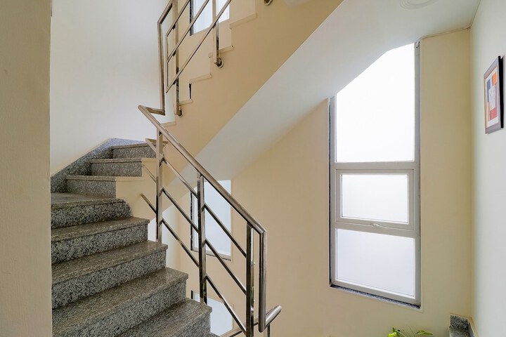 Treebo Rejoice 52 - 3km From Huda City Metro Station