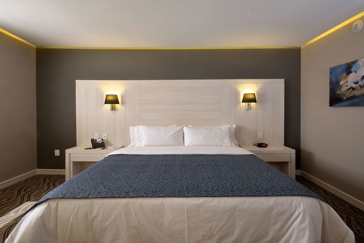 Room 34 of 86