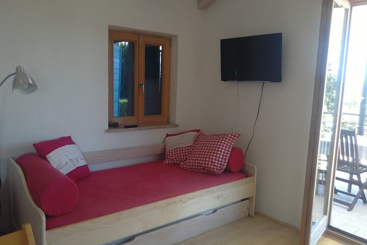 Room 5 of 91
