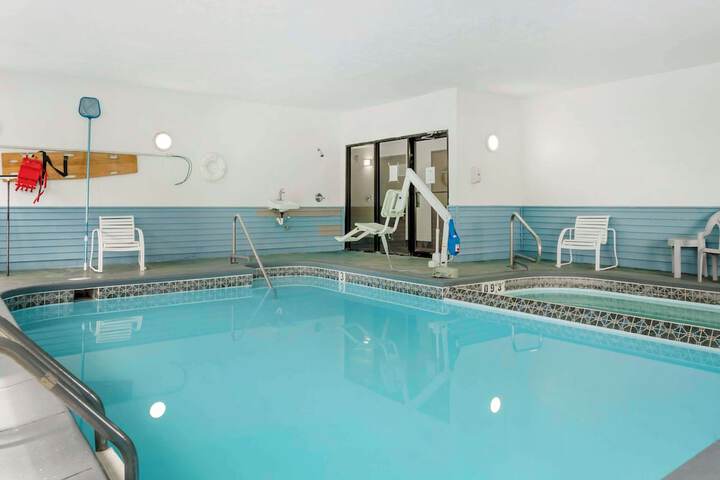 Pool 29 of 37