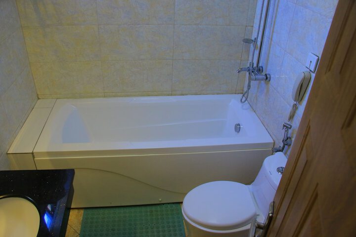 Room 12 of 19