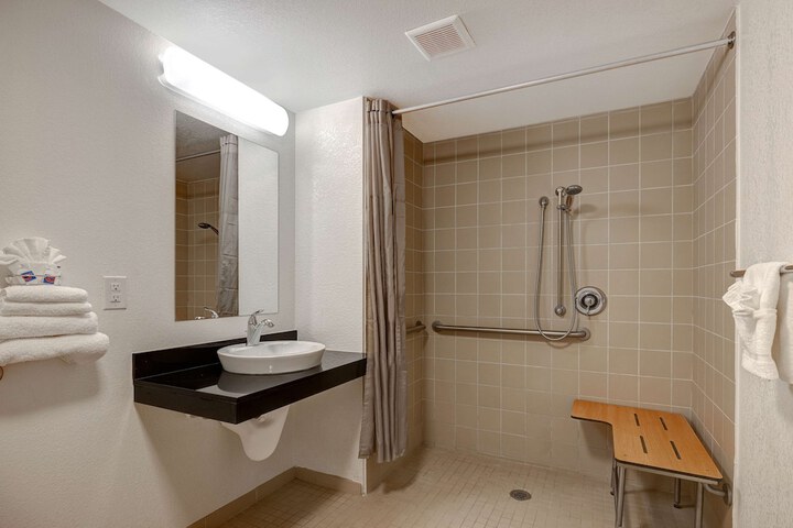 Room 19 of 25