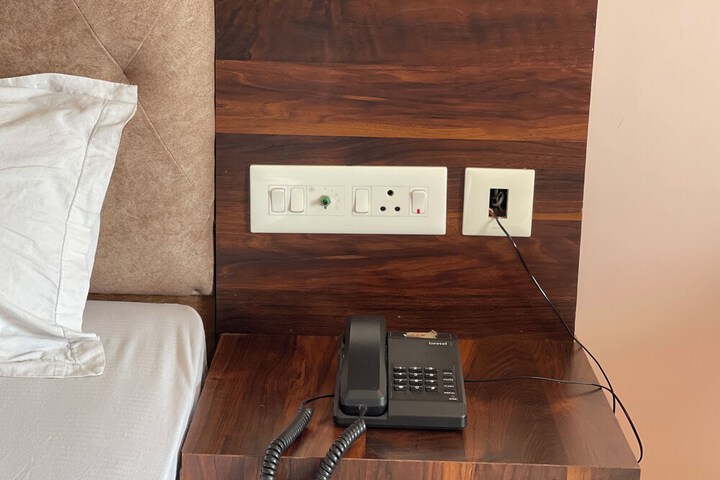 Room 25 of 40