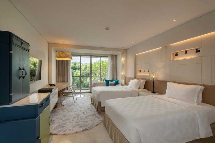 Room 35 of 204