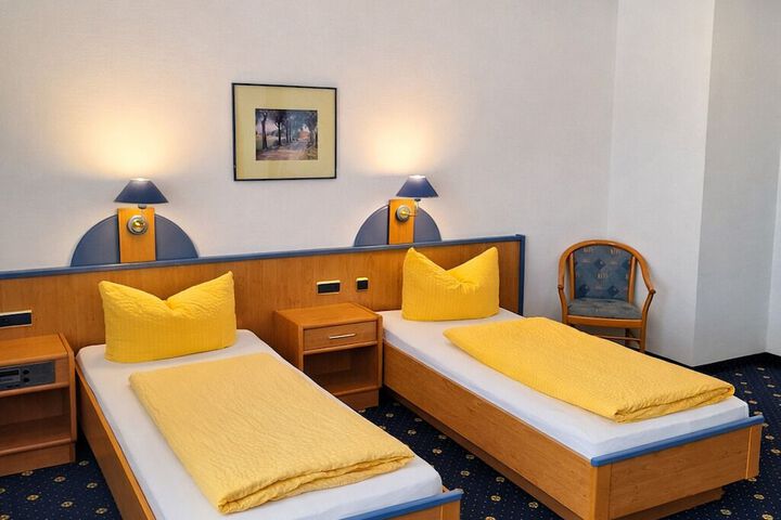 Room 11 of 29