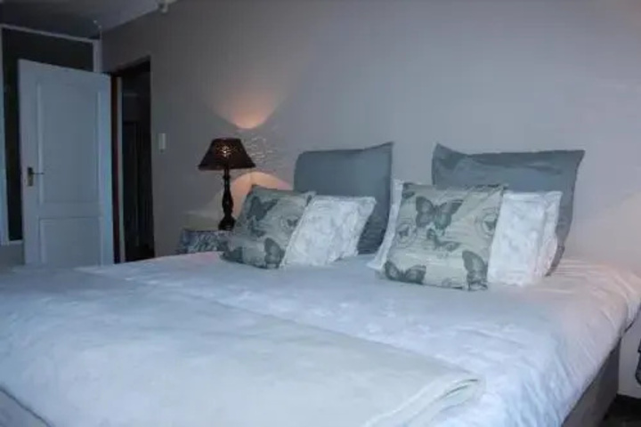 Room 2 of 12