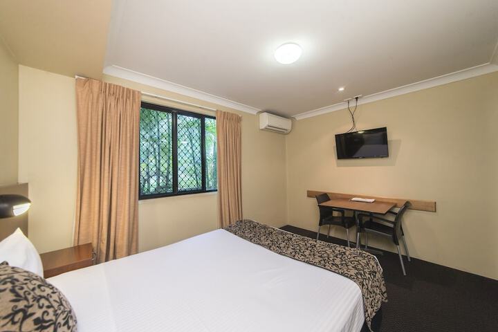 Room 50 of 73