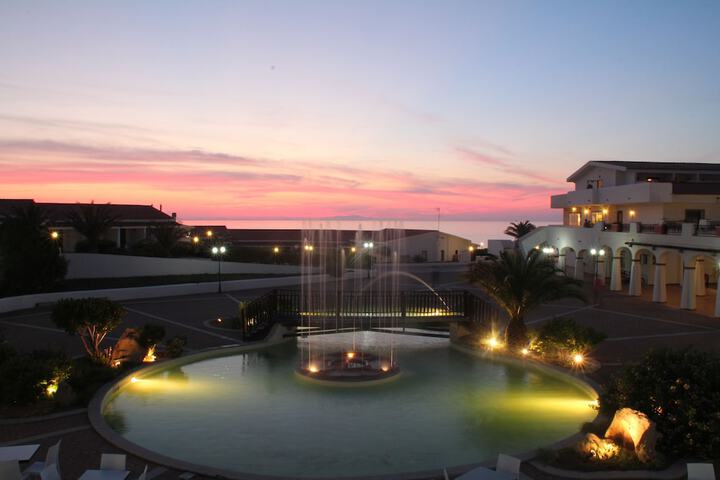 Hotel Exterior 43 of 64
