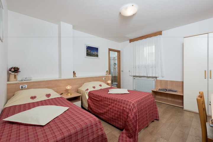 Room 11 of 20