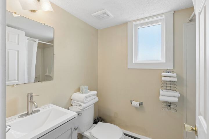 Room 2 of 24