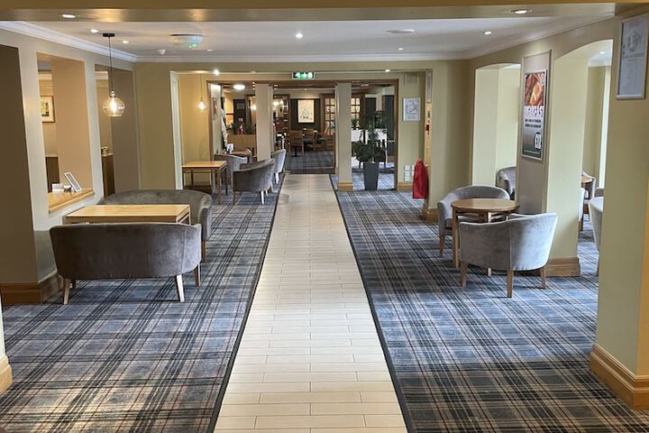 Lounge 56 of 78
