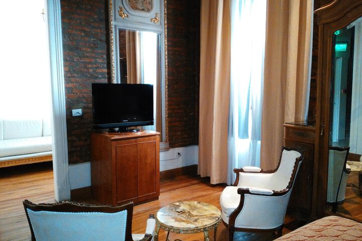 Room 34 of 73