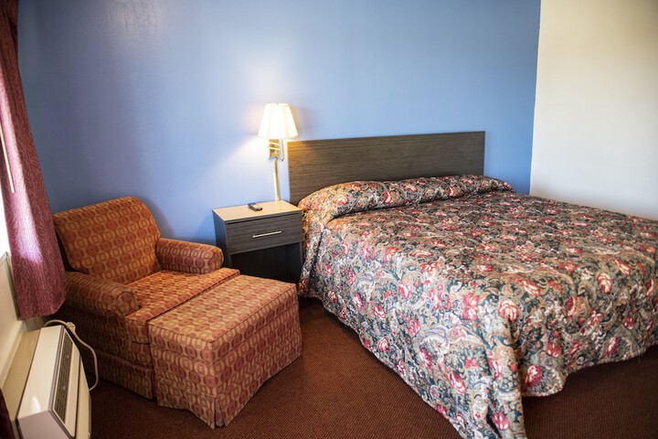 Room 9 of 20