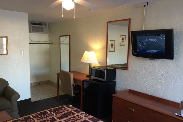 Room 15 of 50